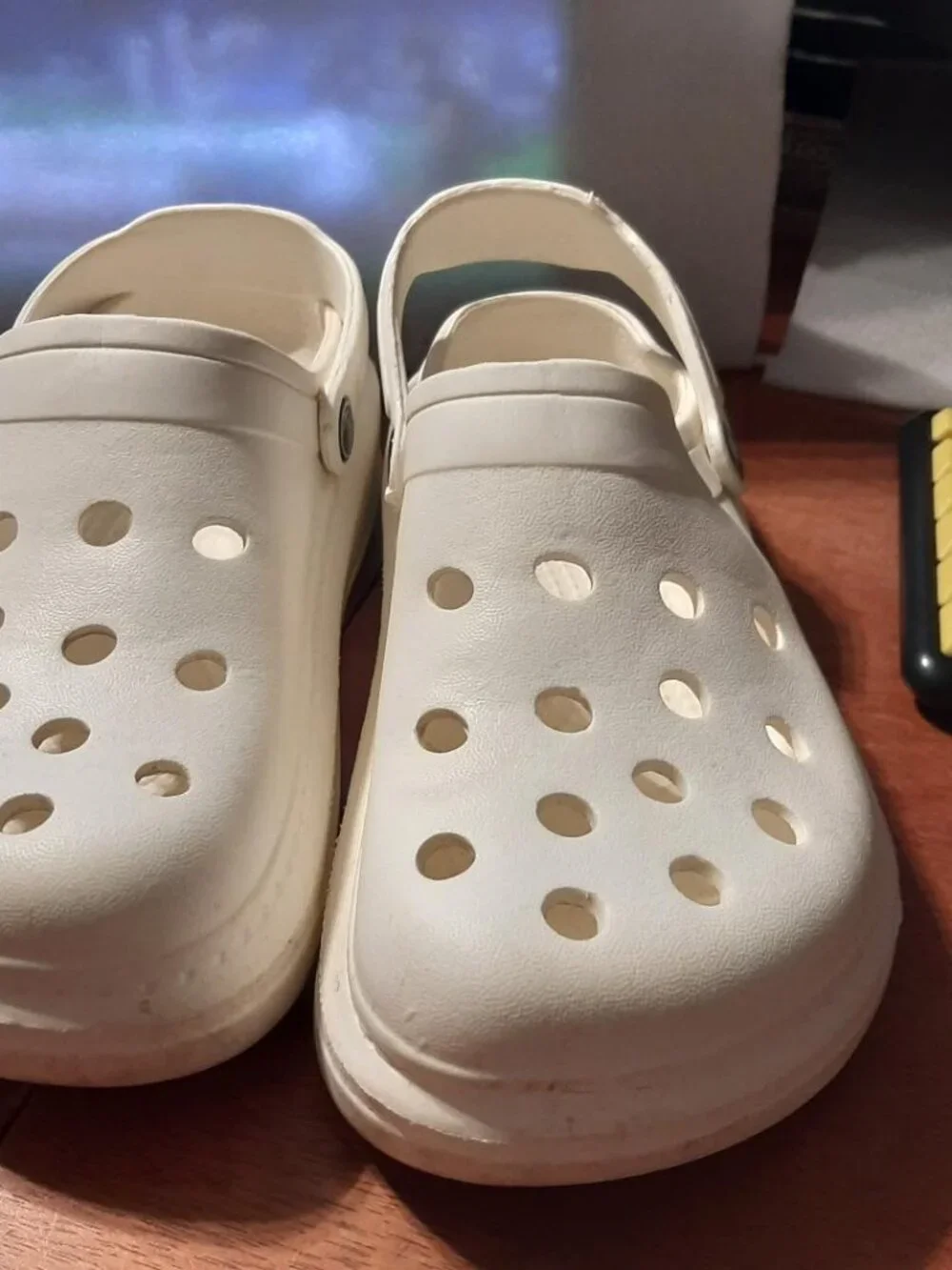 Women Sport Crocs Clogs White PreLoved Size 37-38
